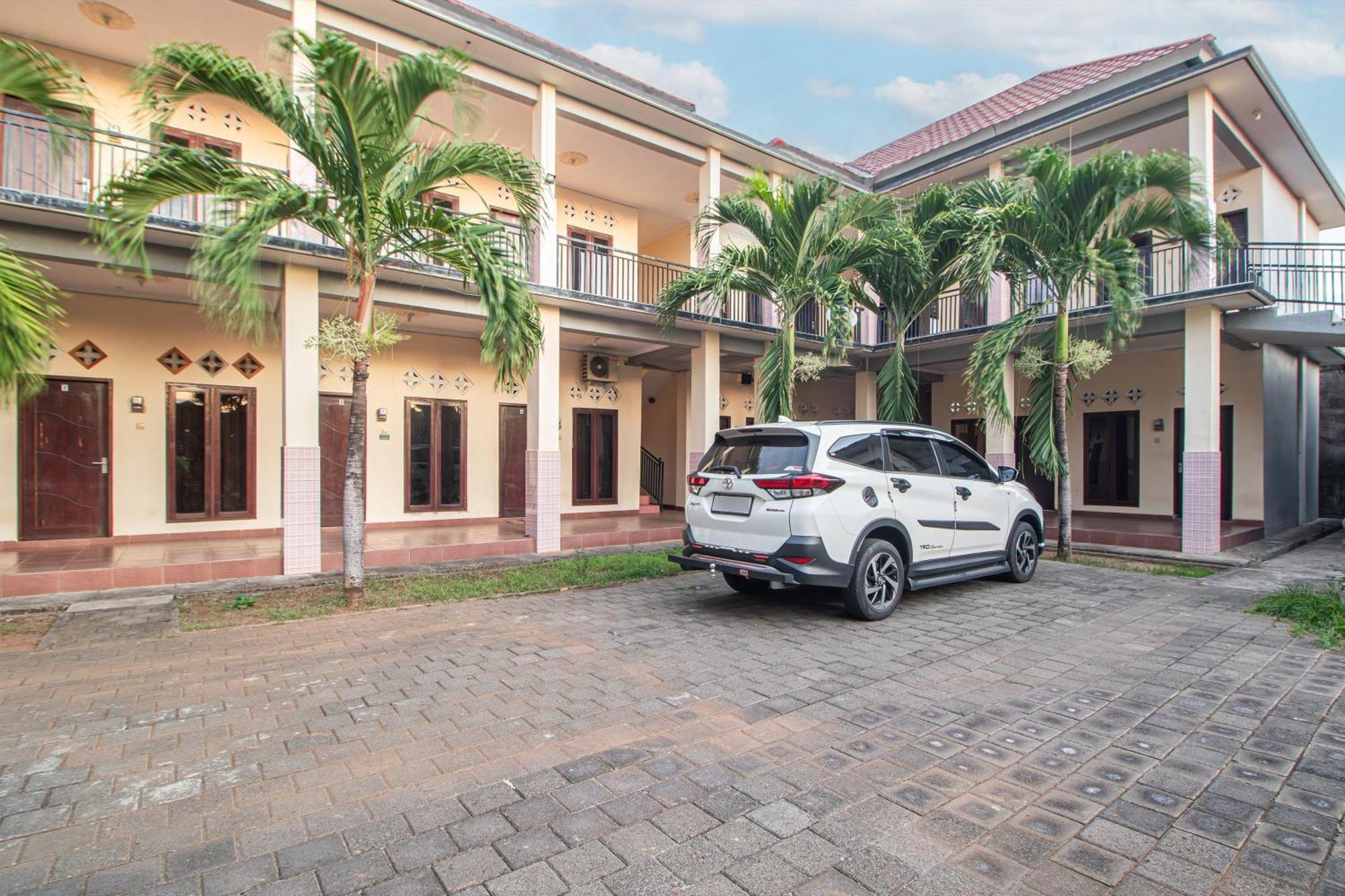 Oyo Life 93504 Kost Krisna Hotel Temukus Luaran gambar