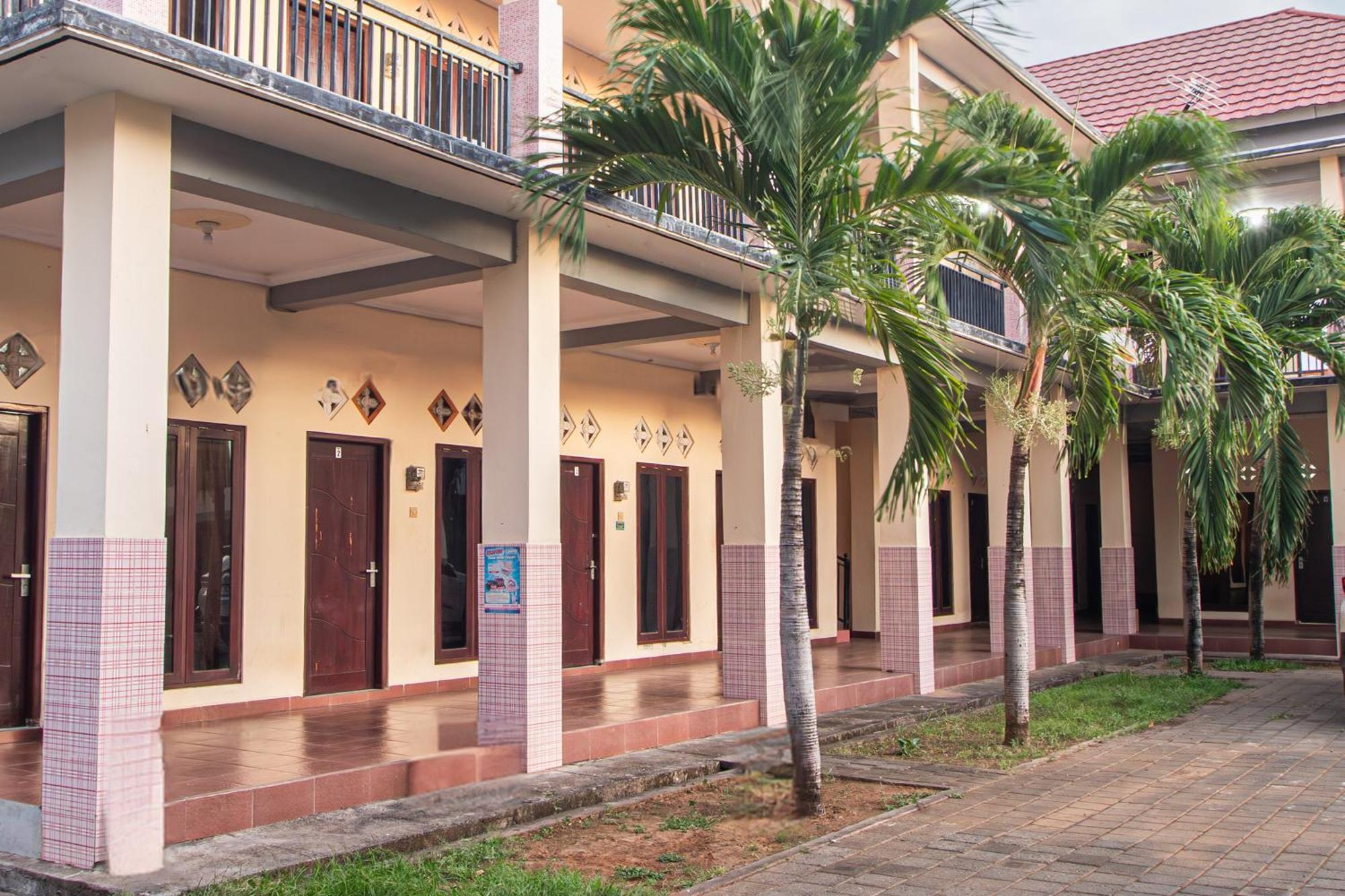 Oyo Life 93504 Kost Krisna Hotel Temukus Luaran gambar